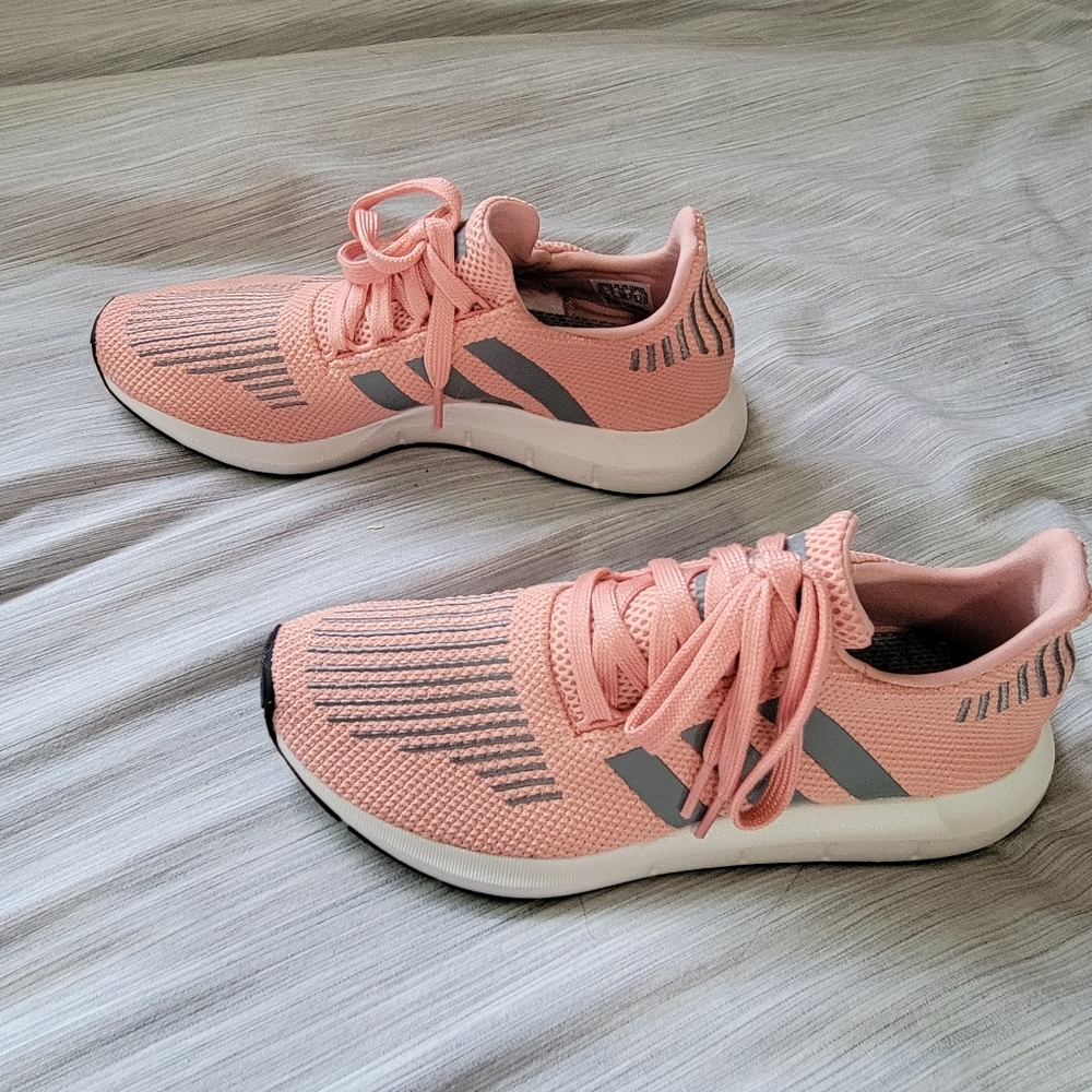 Adidas - Picture 2 of 4